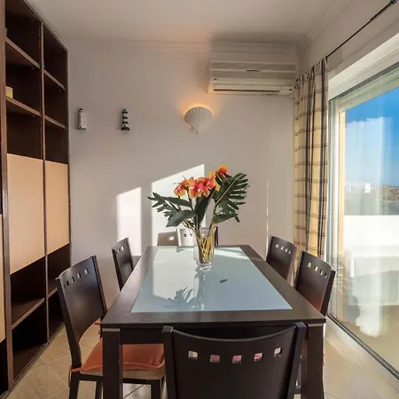 #019 Lancemar Flat With Shared Pool By Holidays Apartment