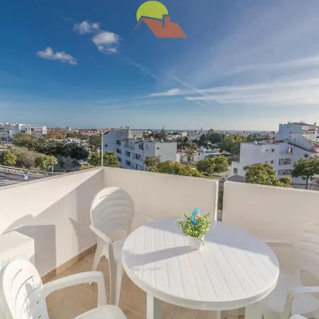 #019 Lancemar Flat With Shared Pool By Holidays Apartment *